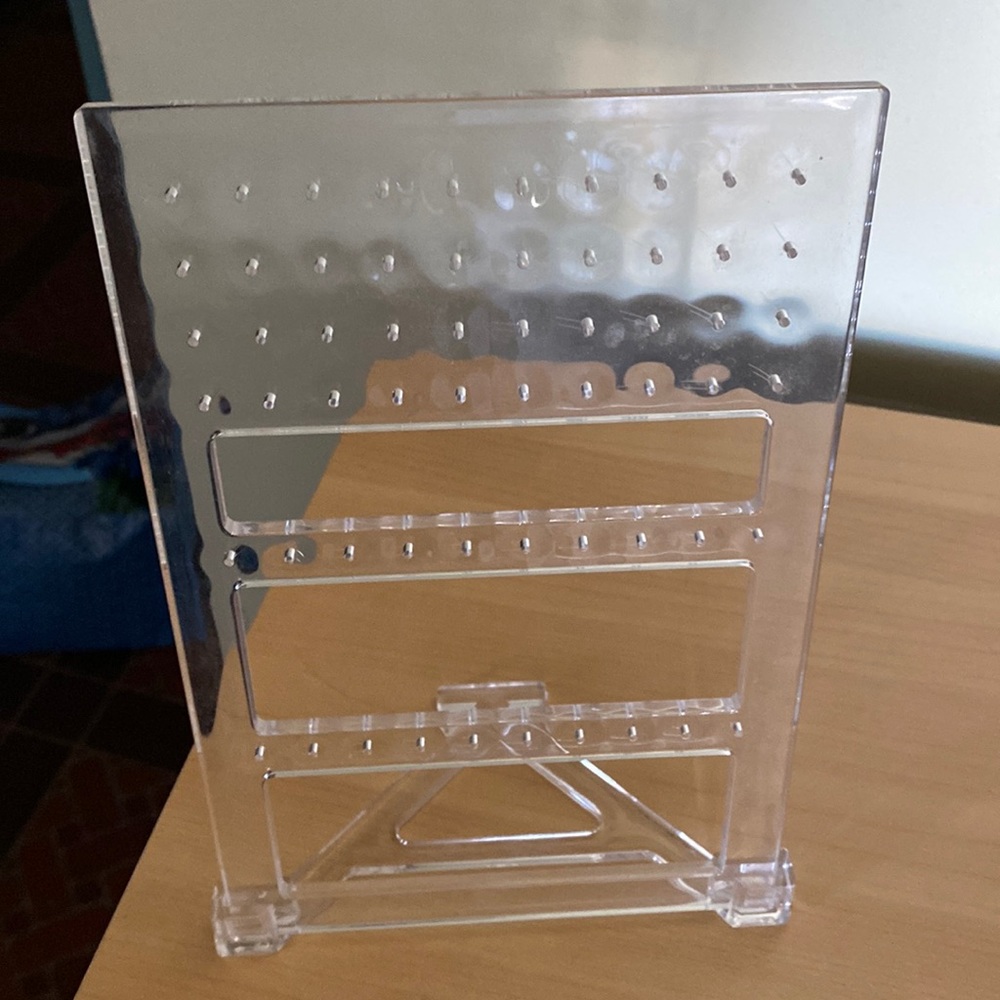 Container store earring storage stand